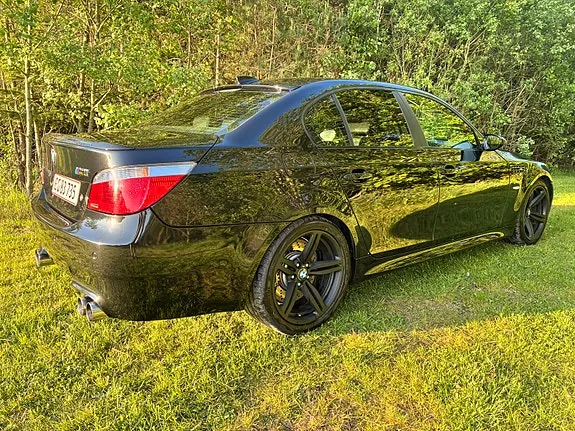 BMW M5 2005 photo 3