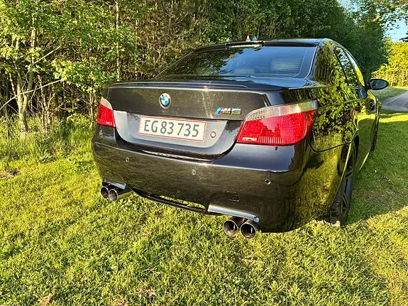 BMW M5 2005 photo 4
