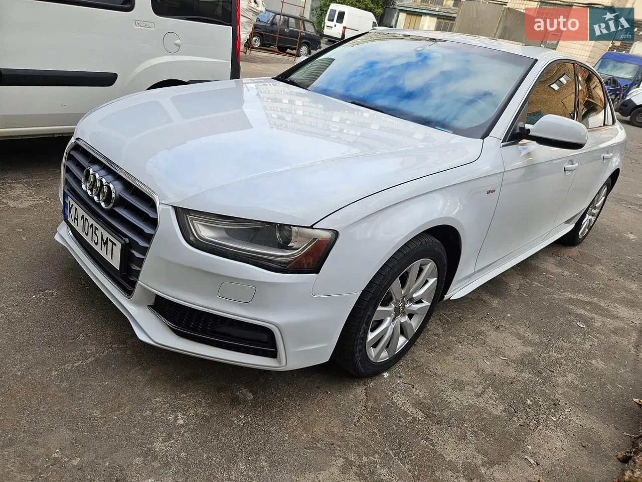 Audi A4 2015 photo 2