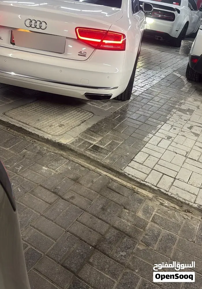 Audi A8 2013 photo 4