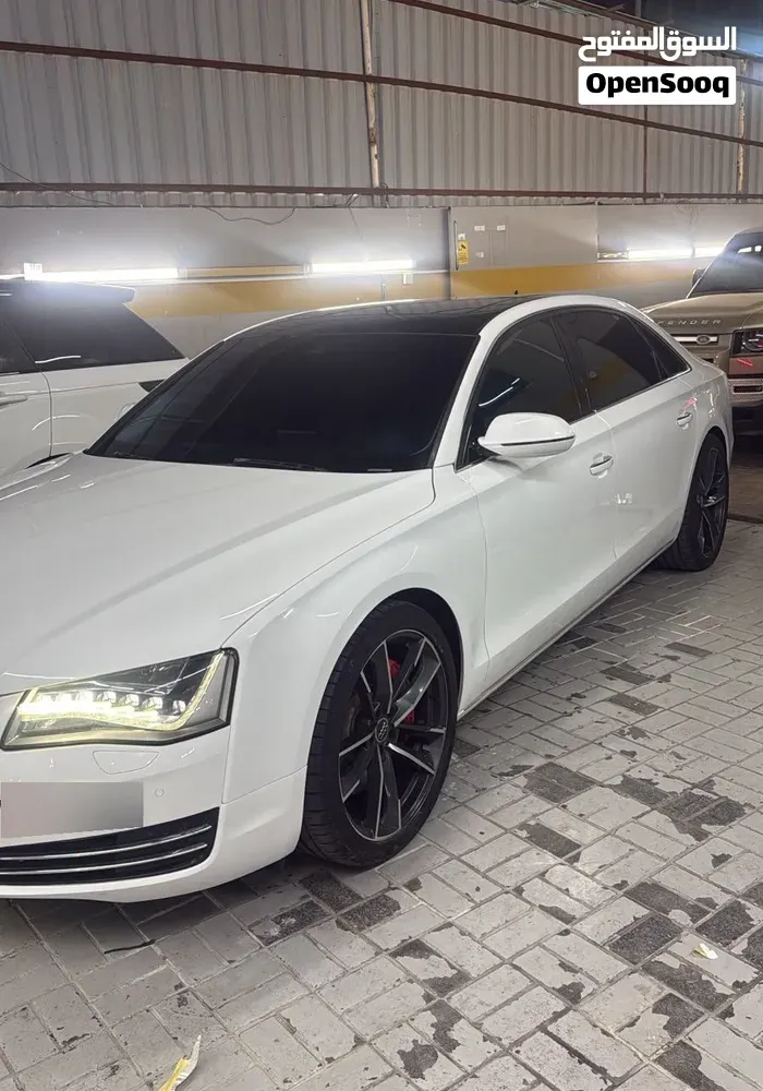 Audi A8 2013 photo 2