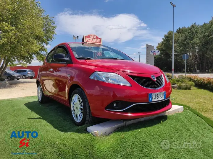 Lancia Ypsilon