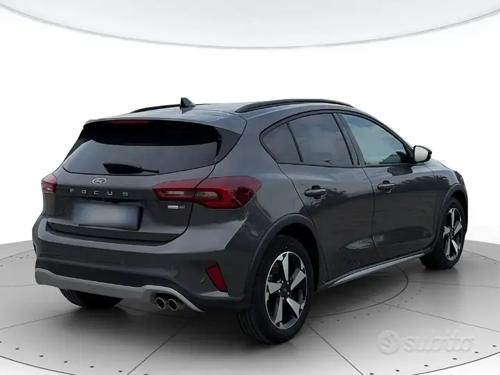 Ford Focus 2023 photo 3