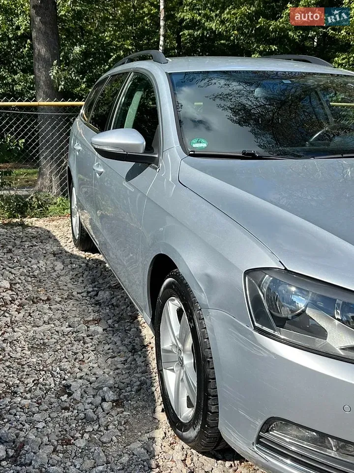 Volkswagen Passat 2012 photo 3