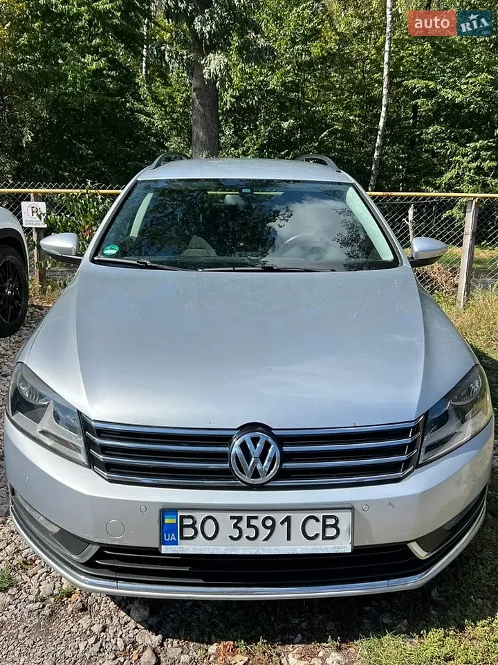 Volkswagen Passat 2012 photo 2
