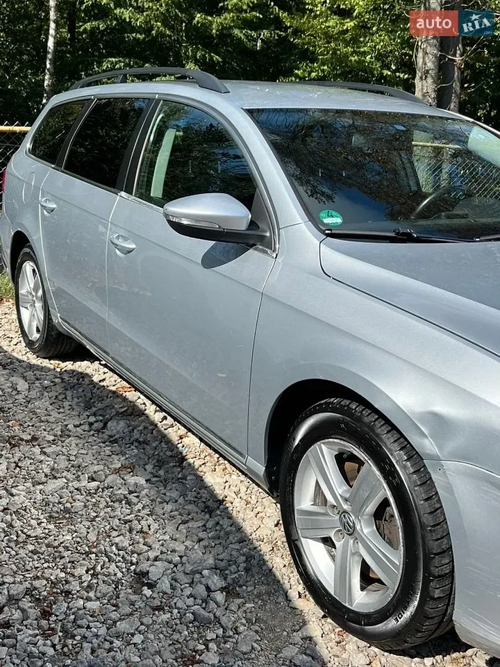 Volkswagen Passat 2012 photo 4