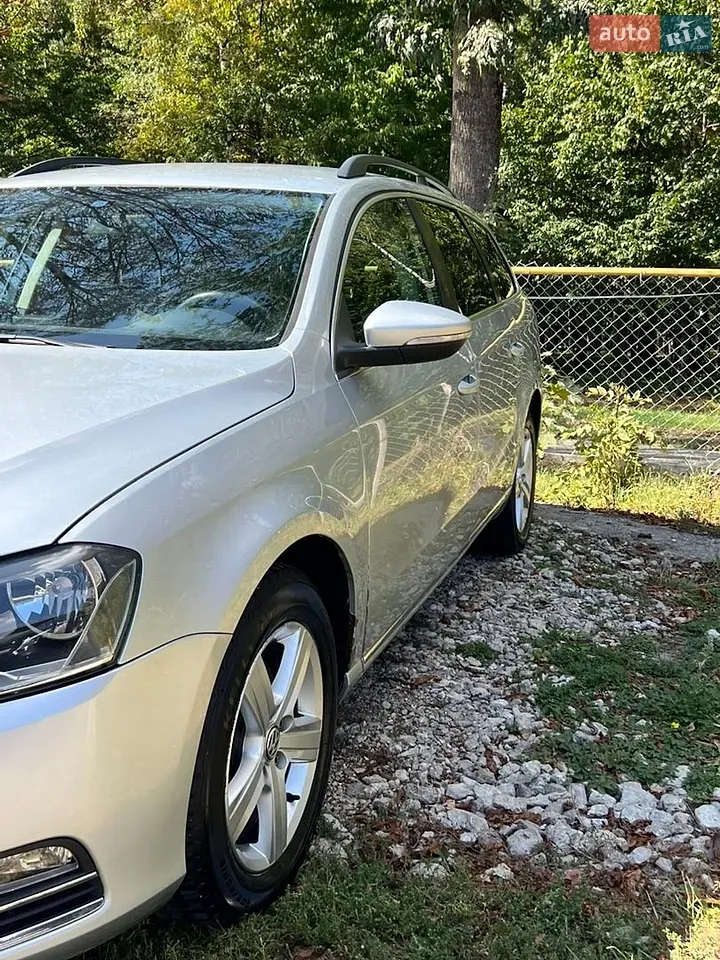 Volkswagen Passat 2012 photo 5