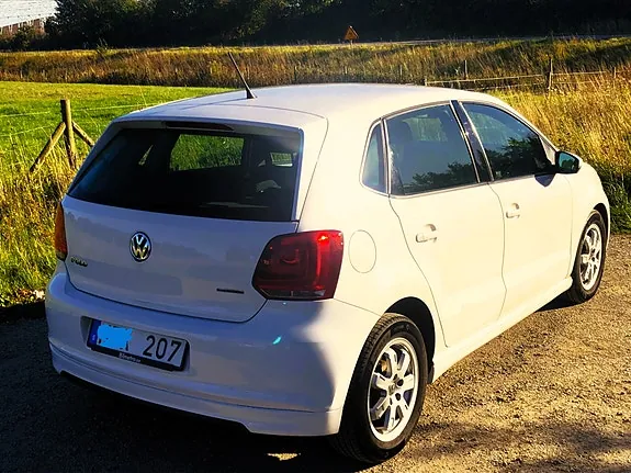 Volkswagen Polo 2012 photo 2