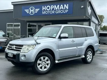 Mitsubishi Pajero 2008 photo 2