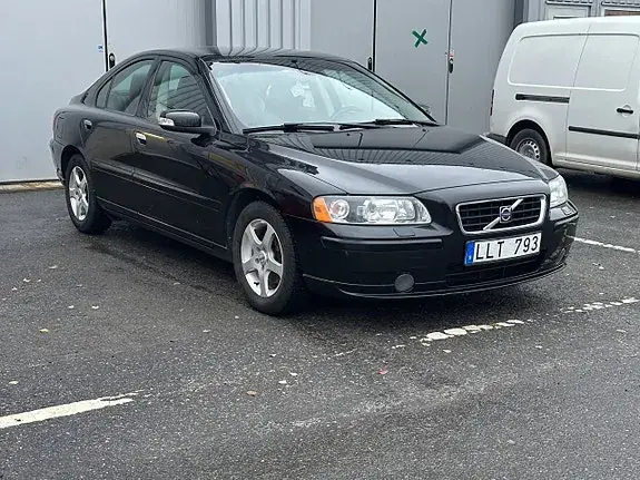 Volvo S60 2008 photo 2