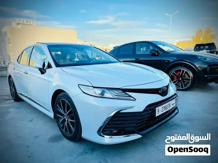 Toyota Camry 2023 photo 2