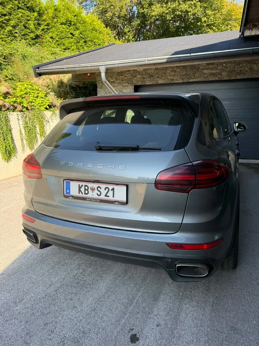 Porsche Cayenne 2016 photo 2