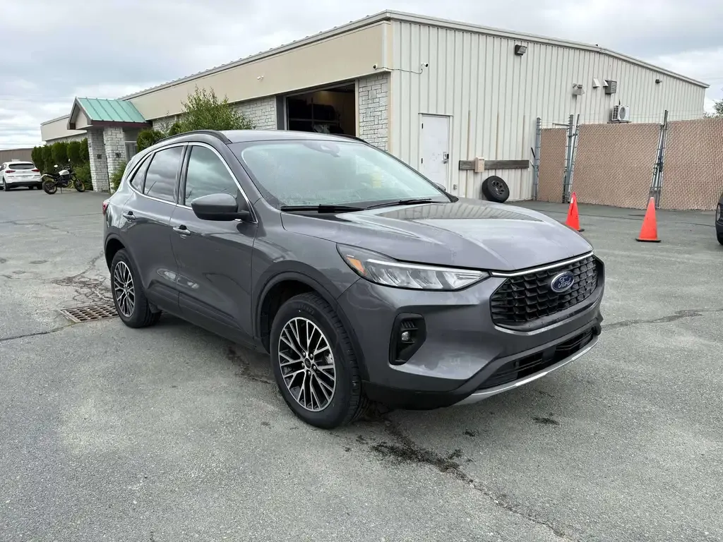 Ford Escape 2025 photo 2