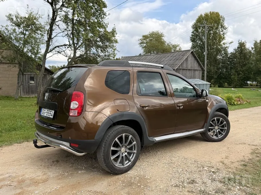 Dacia Duster 2010 photo 2