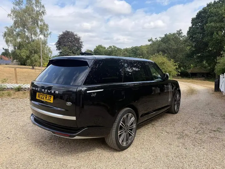Land Rover Range Rover 2022 photo 2