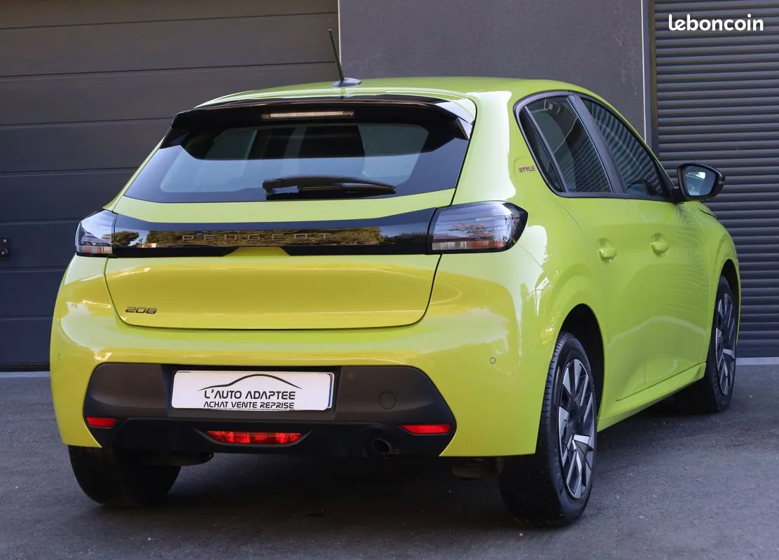 Peugeot 208 2025 photo 3