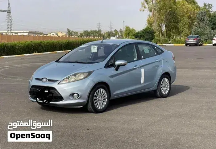 Ford Fiesta 2012 photo 2