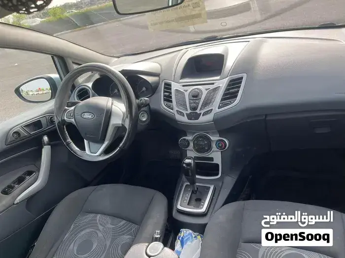 Ford Fiesta 2012 photo 4