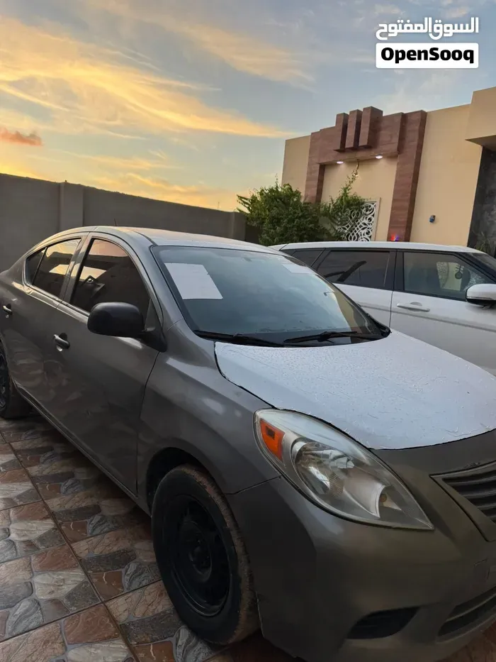 Nissan Versa 2012 photo 3