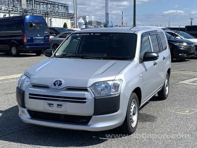 Toyota Probox Van 2022 photo 2