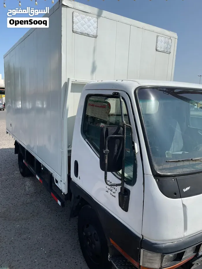 Mitsubishi Canter 2004 photo 3