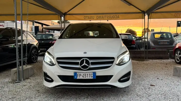 Mercedes-Benz B 180 2018 photo 3