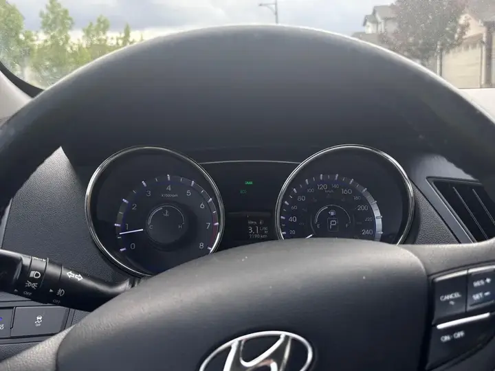 Hyundai Sonata 2011 photo 5