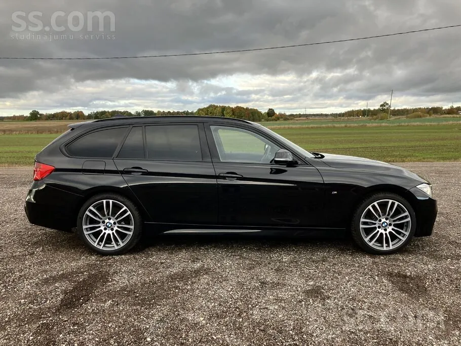 BMW 330 2013 photo 2