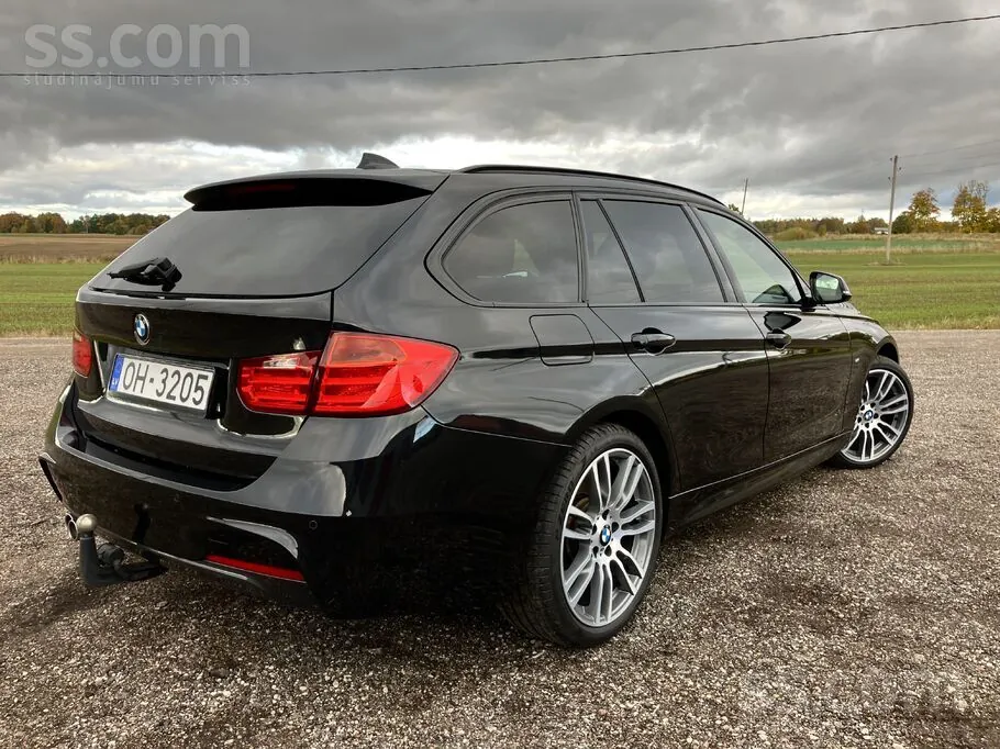 BMW 330 2013 photo 3