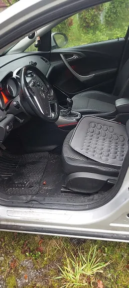 Opel Astra 2011 photo 3
