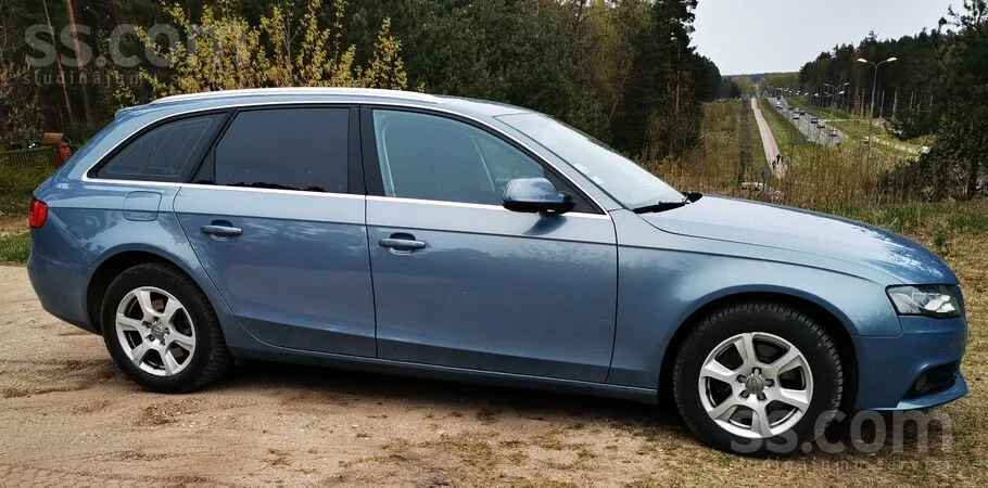Audi A4 2011 photo 5