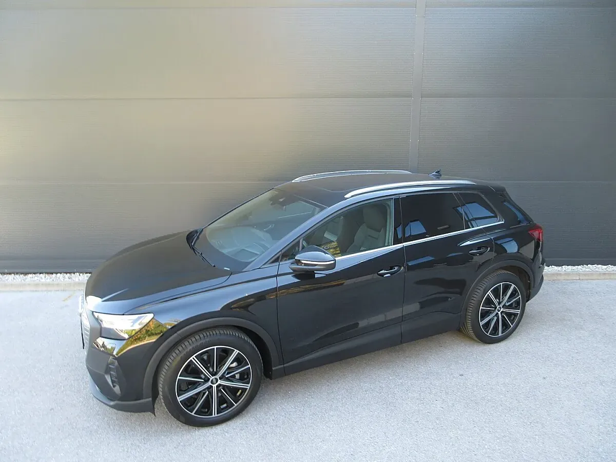 Audi Q4 2023 photo 3