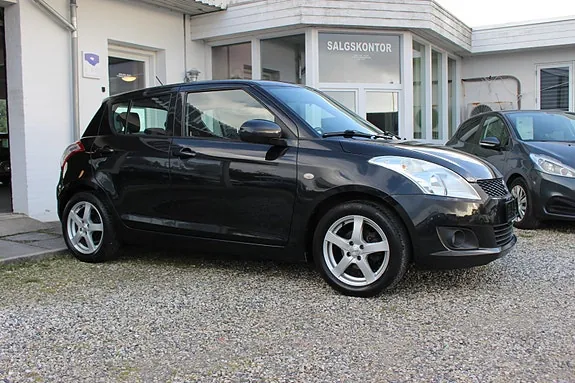 Suzuki Swift 2012 photo 3