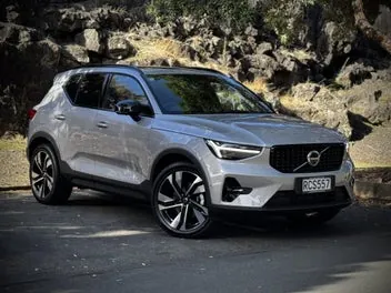Volvo Xc40 2025 photo 2