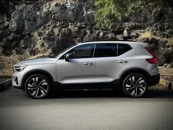 Volvo Xc40 2025 photo 4