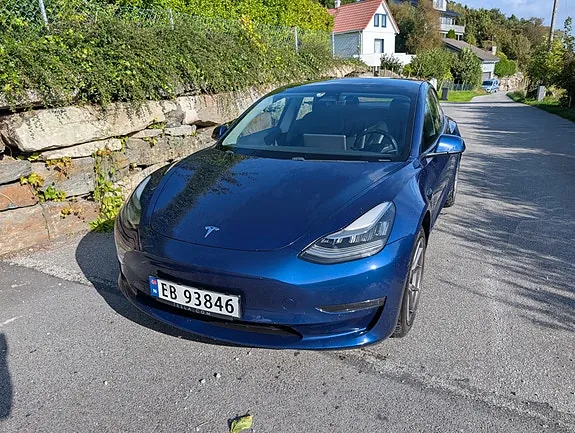 Tesla Model 3 2021 photo 2