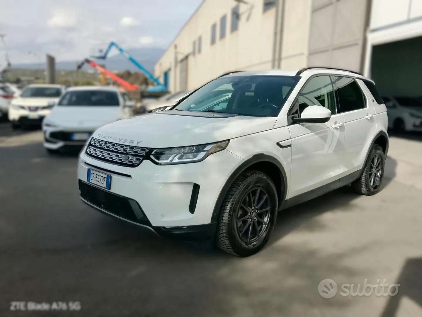 Land Rover Discovery Sport 2021 photo 3