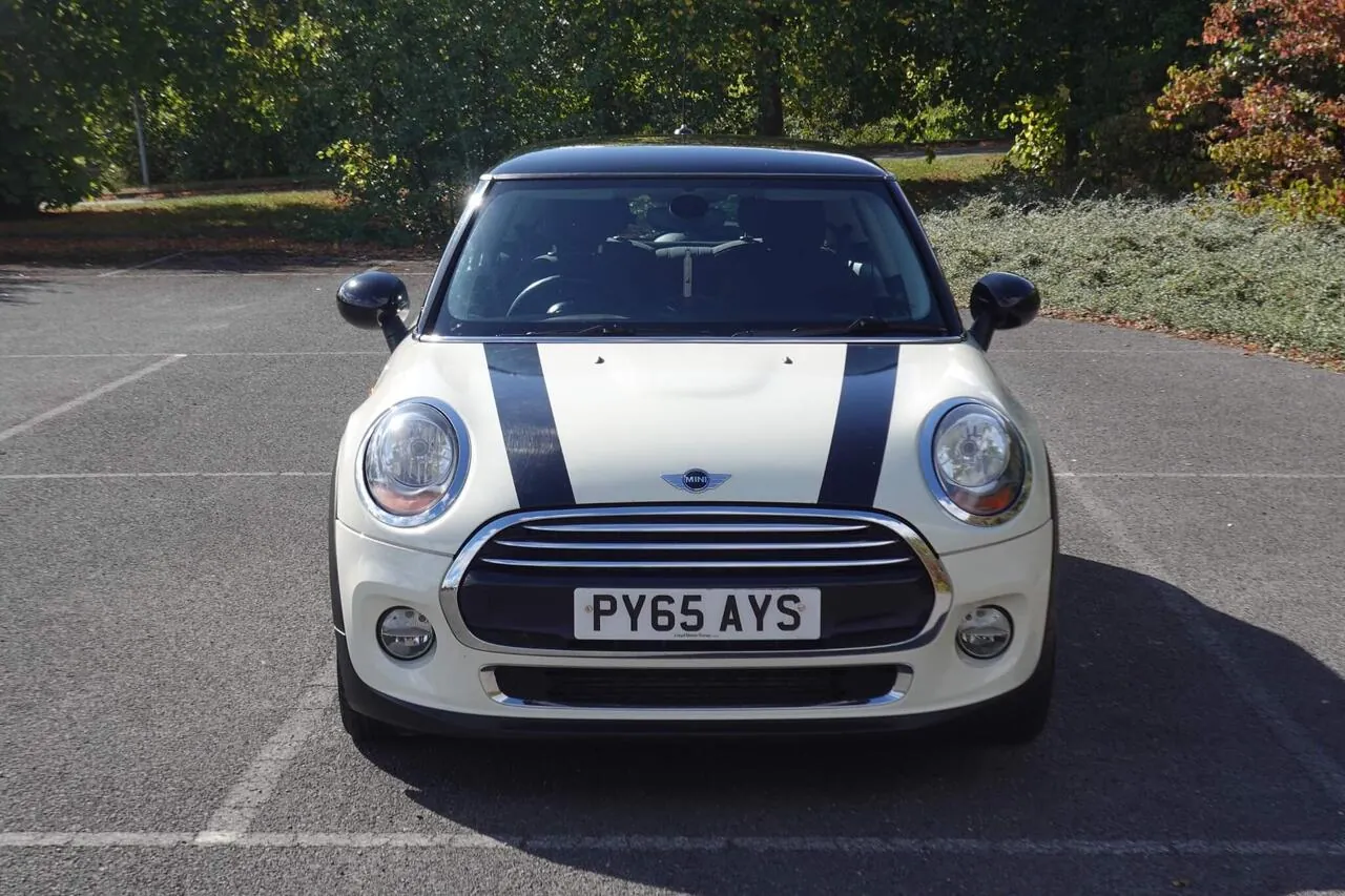 Mini Hatch 2015 photo 2