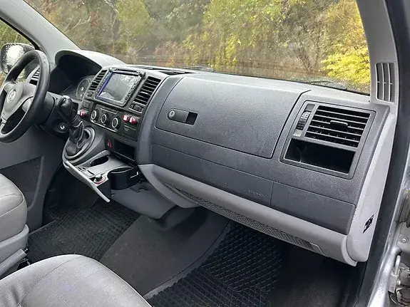Volkswagen Transporter 2012 photo 2