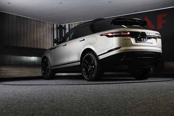 Land Rover Range Rover Velar 2025 photo 3