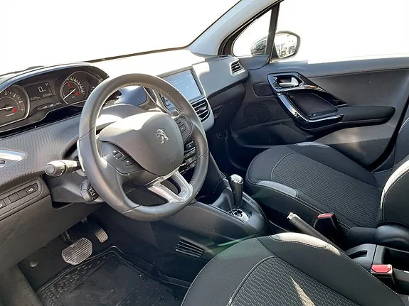Peugeot 208 2016 photo 4