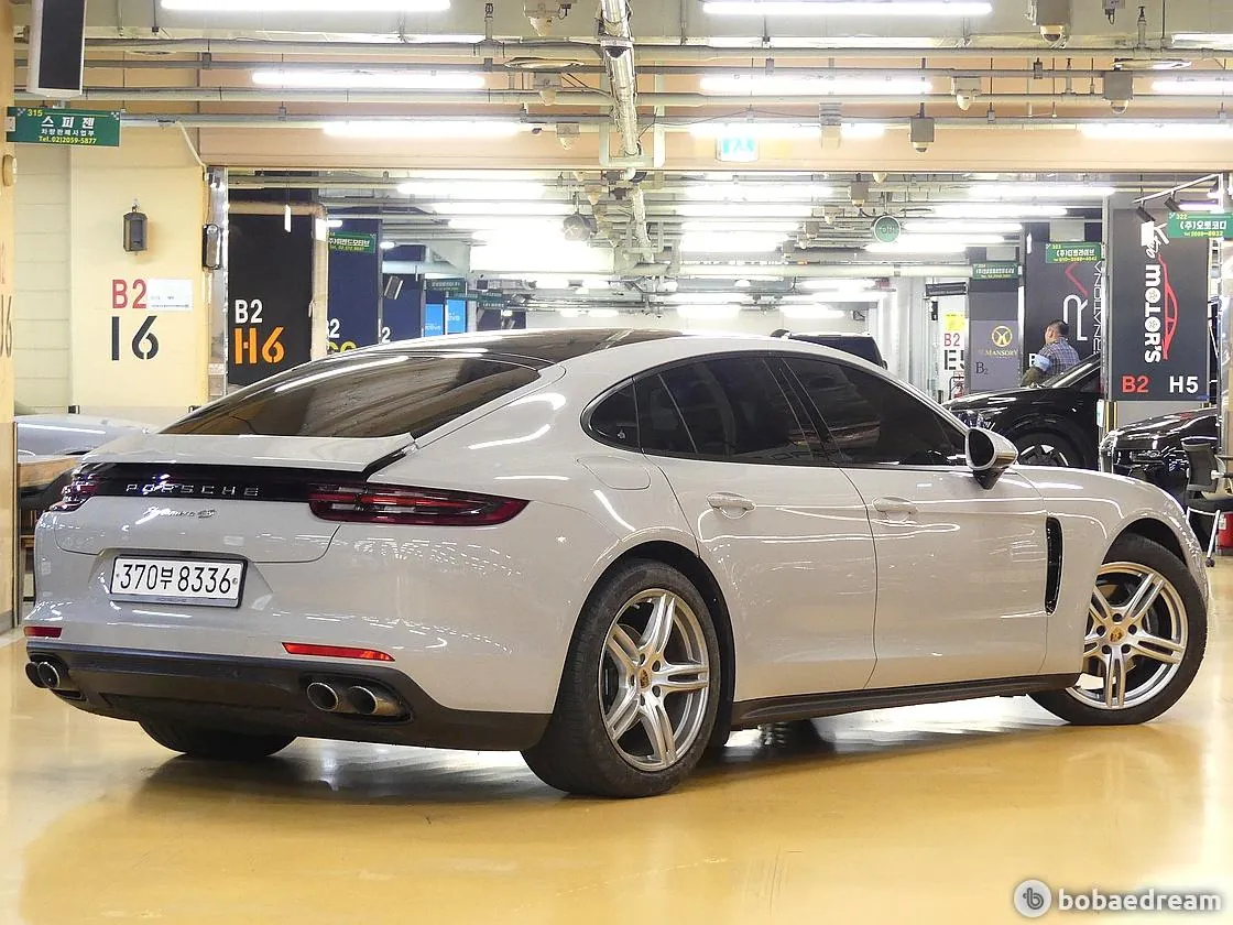 Porsche Panamera 2018 photo 3