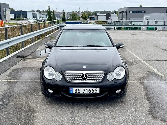 Mercedes-Benz C180 2004 photo 3