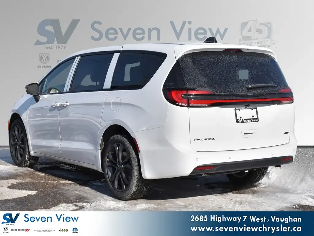 Chrysler Pacifica 2026 photo 4