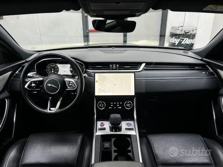 Jaguar Xf 2021 photo 5