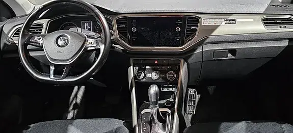 Volkswagen T-Roc 2020 photo 2