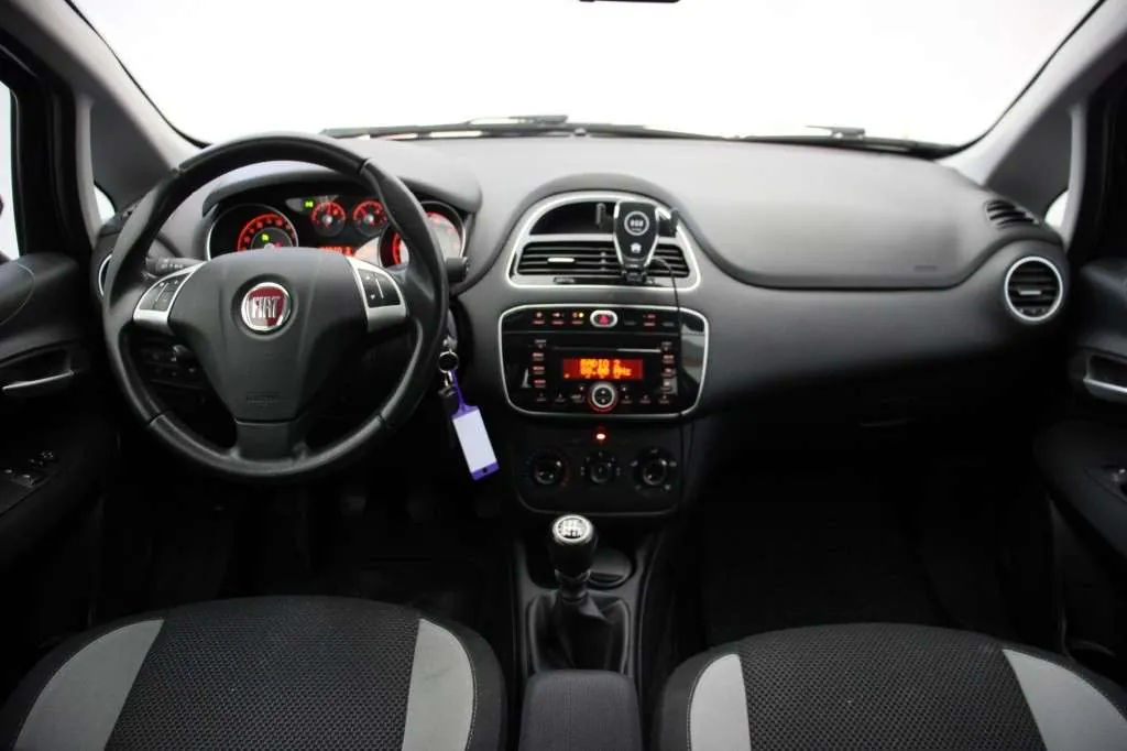 Fiat Punto Evo 2013 photo 2