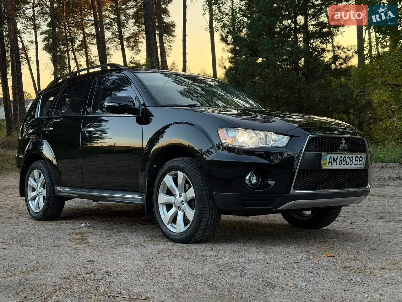 Mitsubishi Outlander 2011 photo 2