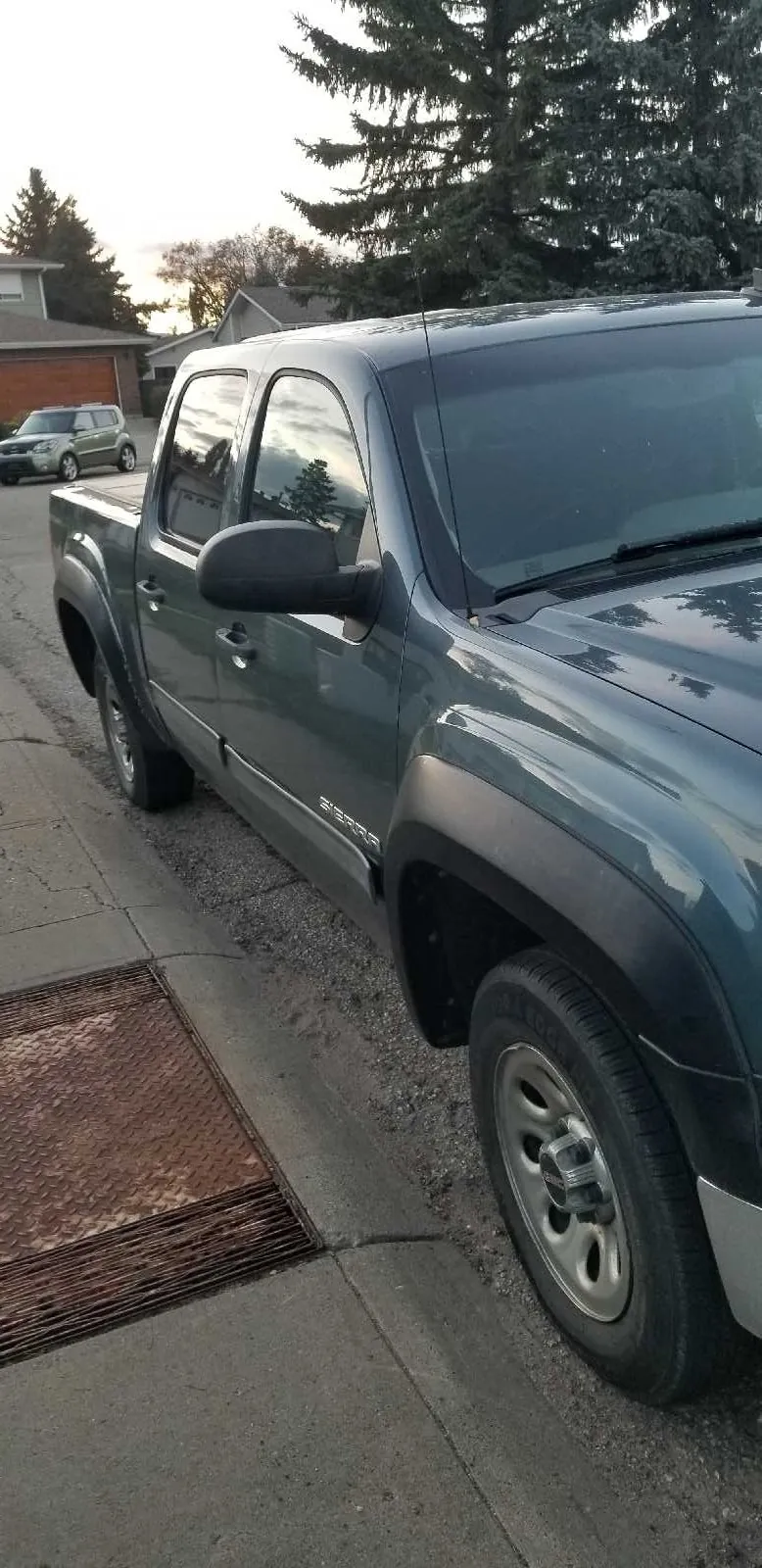 GMC Sierra 1500 2011 photo 2