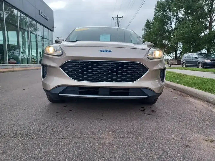 Ford Escape 2020 photo 2